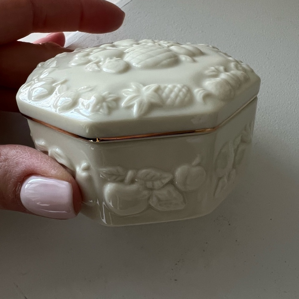 LENOX - Porcelain Trinket Box - Fruits of Life~ Gold Trim.